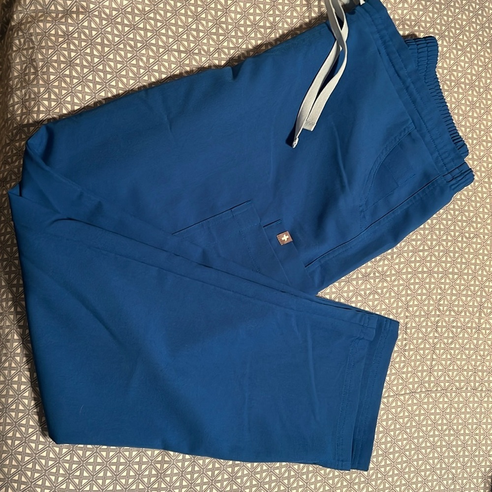 Figs Petite High Waisted Yola Skinny Scrub Pants